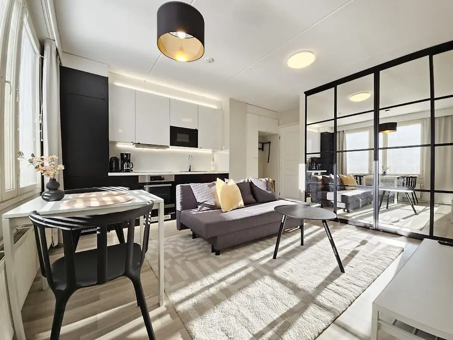 Modern One-Bedroom With Glazed Sun Balcony, 350M Metro Helsinky 0*,  Finsko